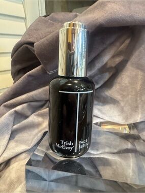 Trish McEvoy Face Serum